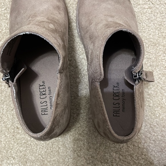 Falls Creek | memory foam tan booties - Picture 6 of 8